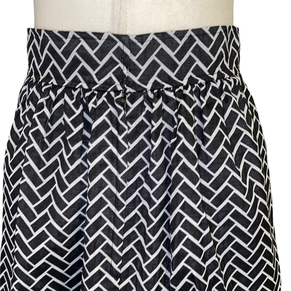 Tibi Black & White Geometric Chevron Print Pleated Skirt - 6 - Picture 6 of 11
